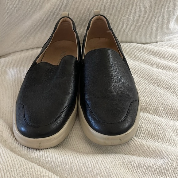 Vionic Penelope slip on sneaker size 8.5 - Picture 4 of 7